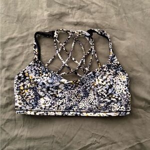 lululemon athletica free to be size 6 purple floral strappy Sports Bra women’s